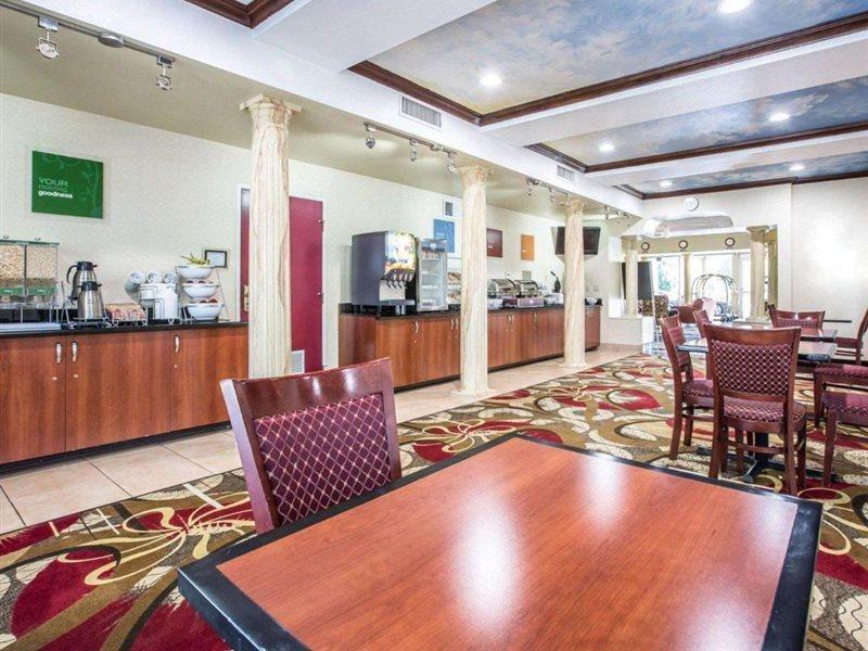 Comfort Suites Bakersfield Kültér fotó