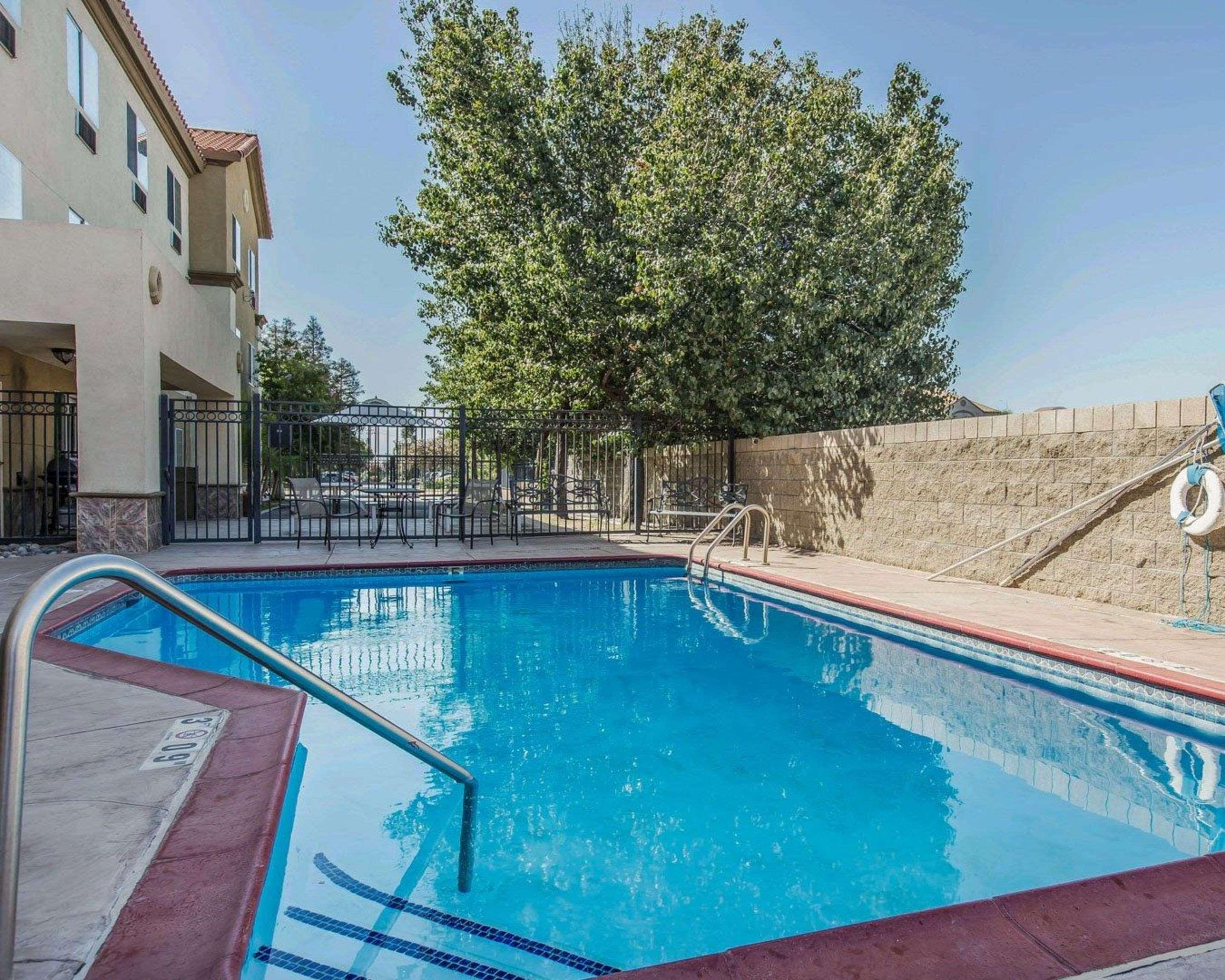 Comfort Suites Bakersfield Kültér fotó