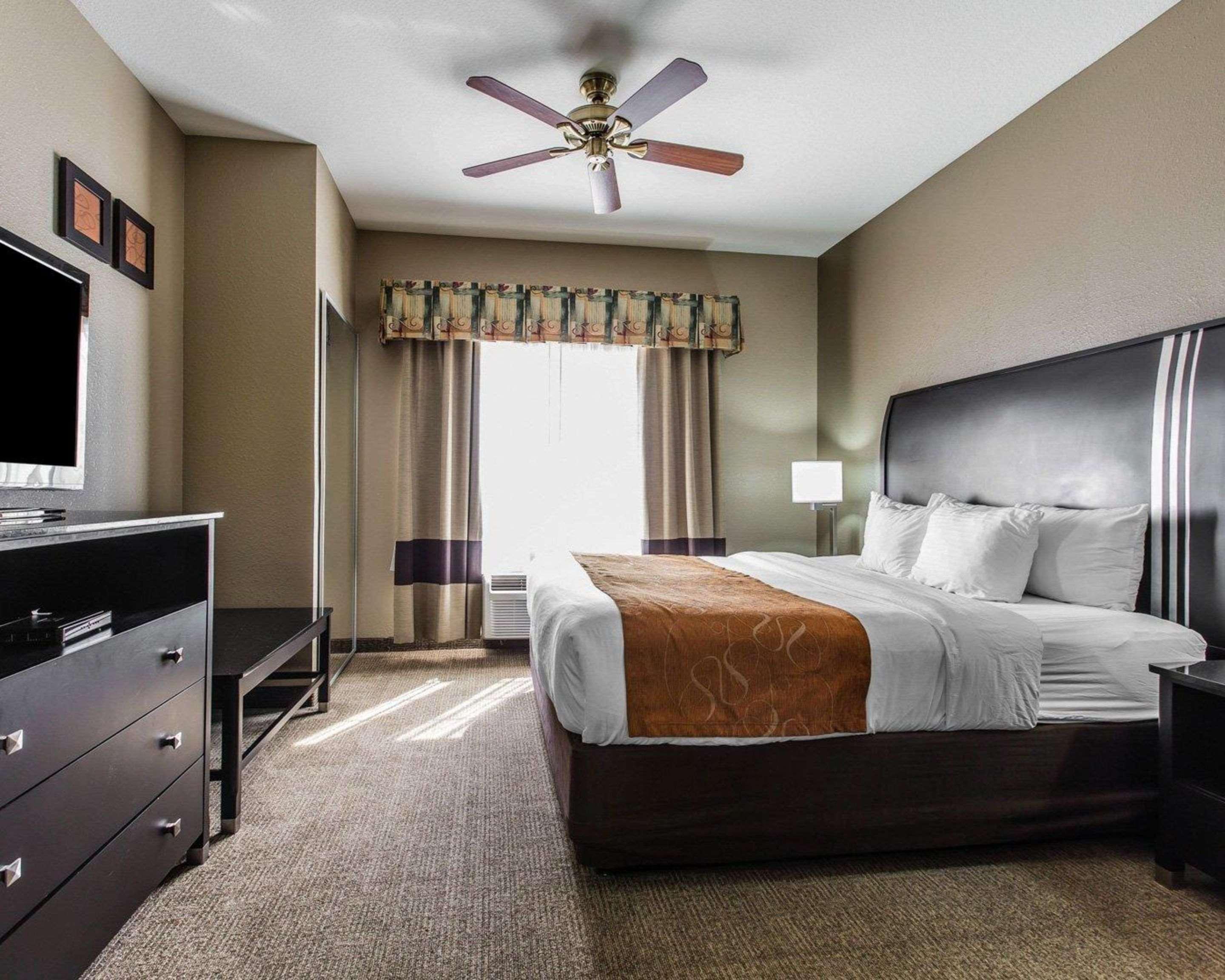 Comfort Suites Bakersfield Kültér fotó