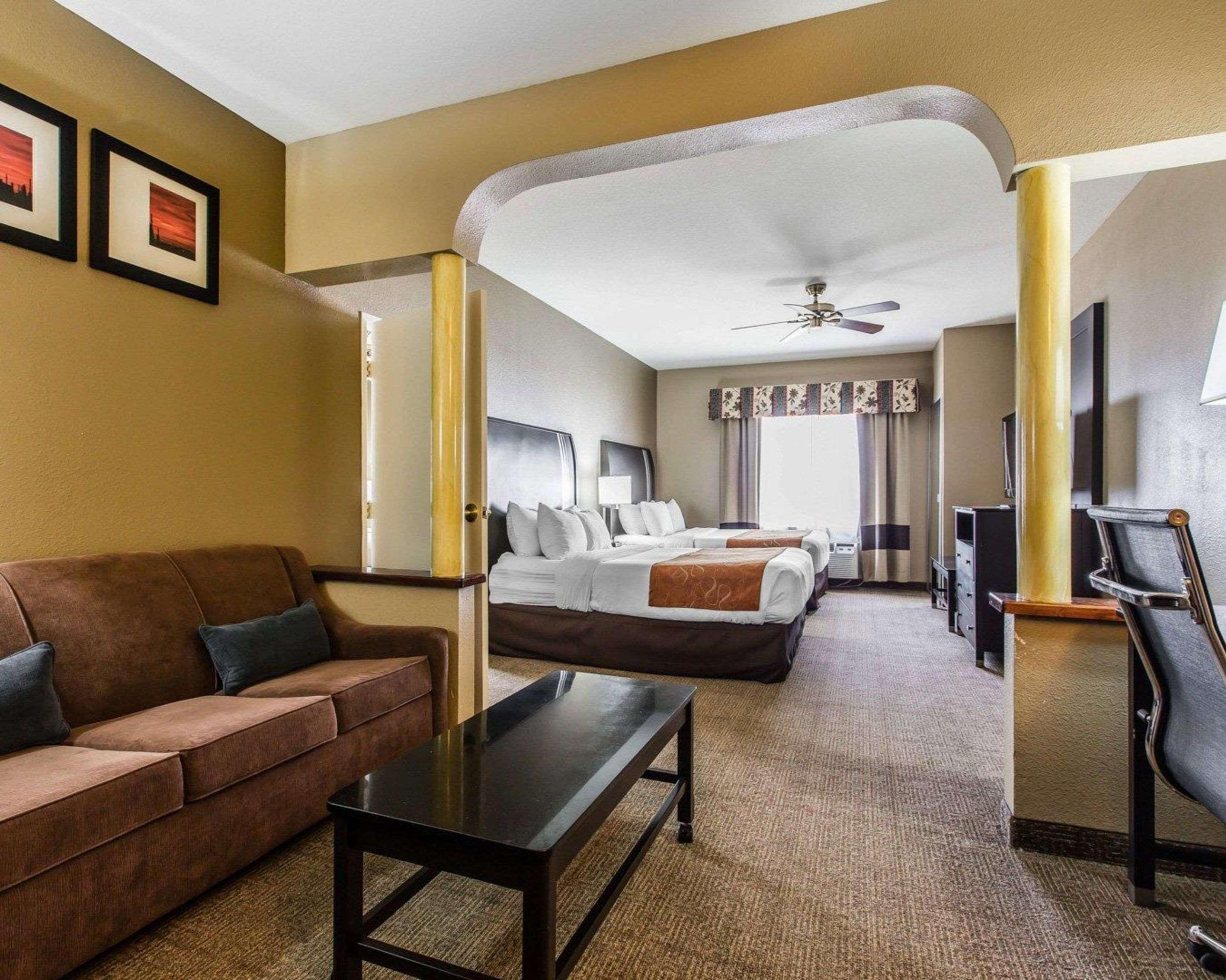 Comfort Suites Bakersfield Kültér fotó
