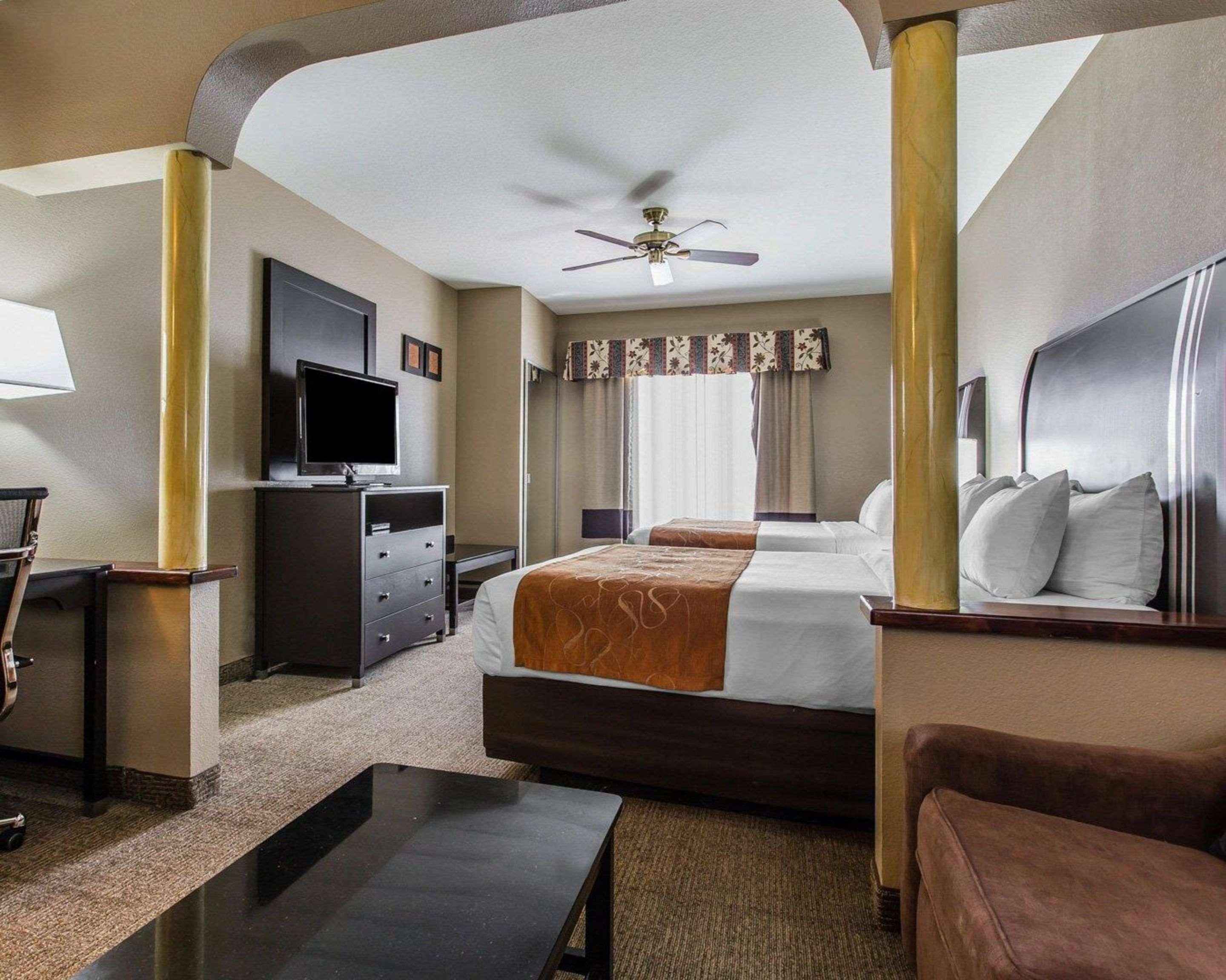 Comfort Suites Bakersfield Kültér fotó