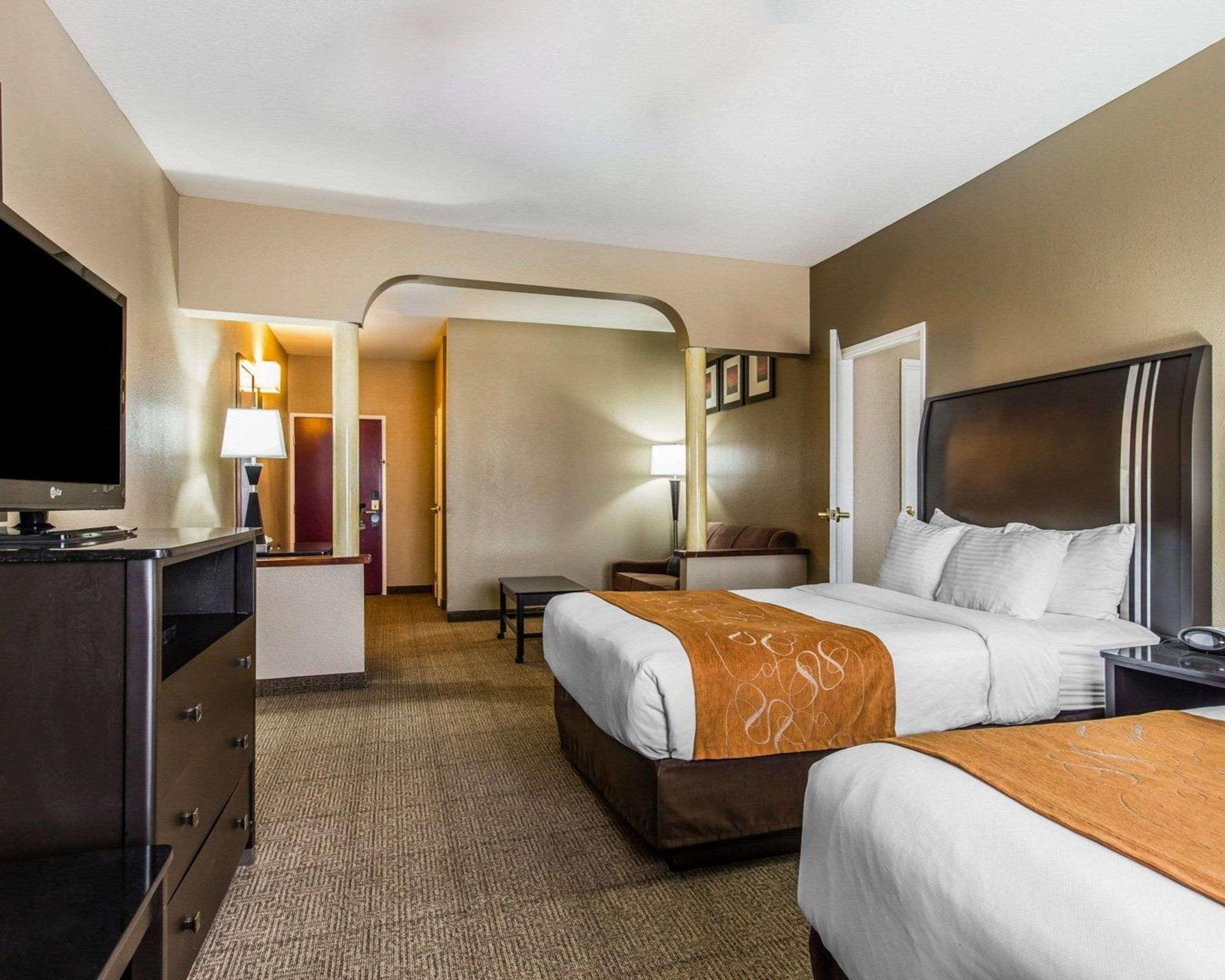 Comfort Suites Bakersfield Kültér fotó