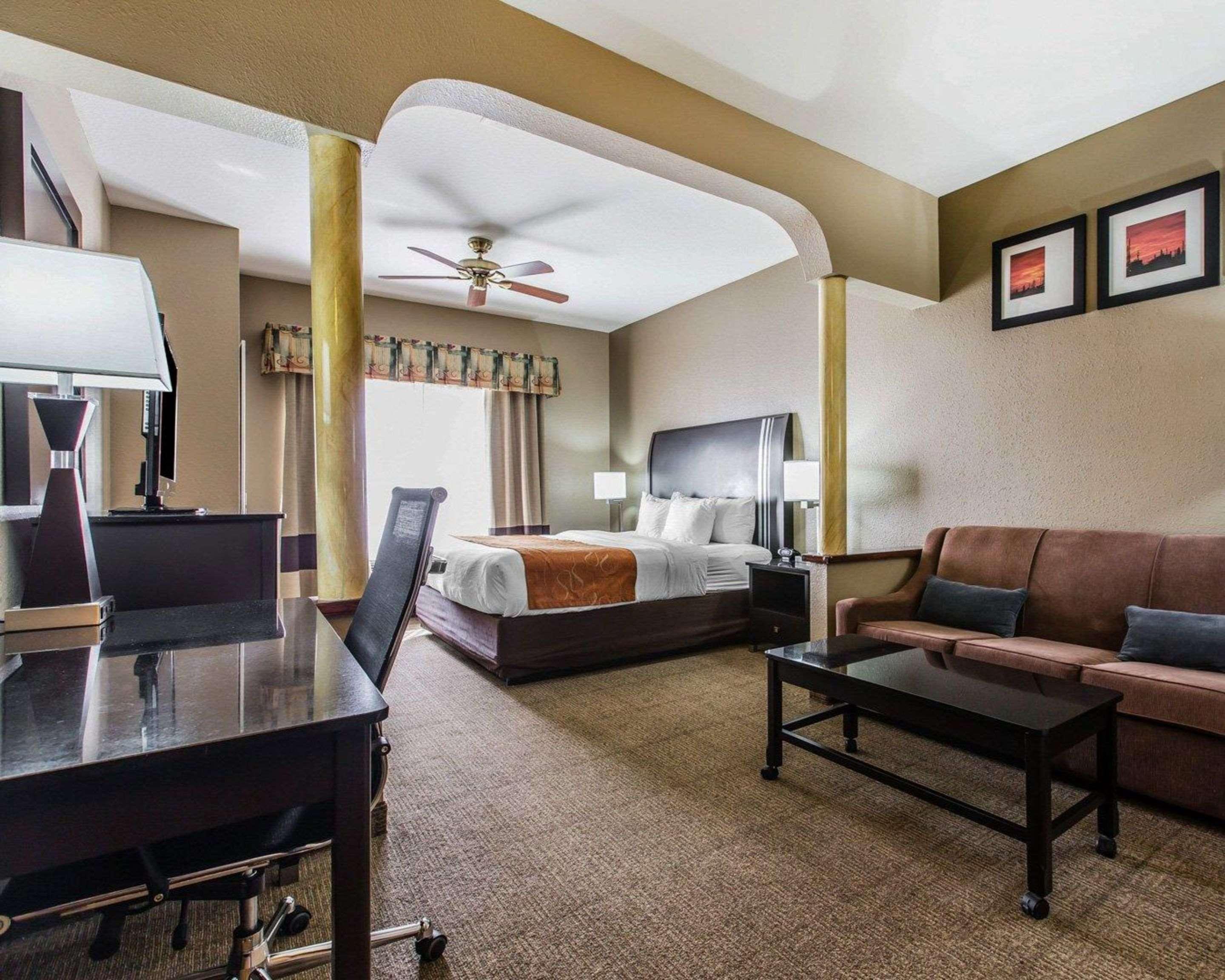 Comfort Suites Bakersfield Kültér fotó