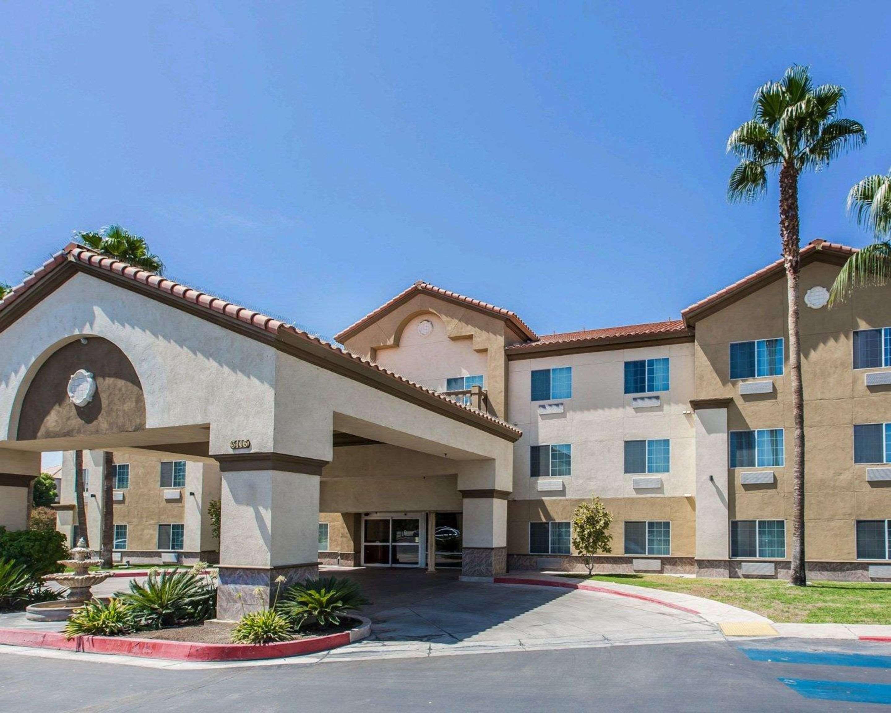 Comfort Suites Bakersfield Kültér fotó