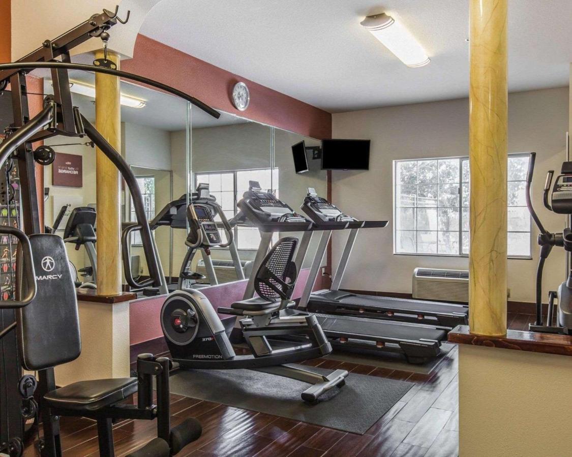Comfort Suites Bakersfield Kültér fotó