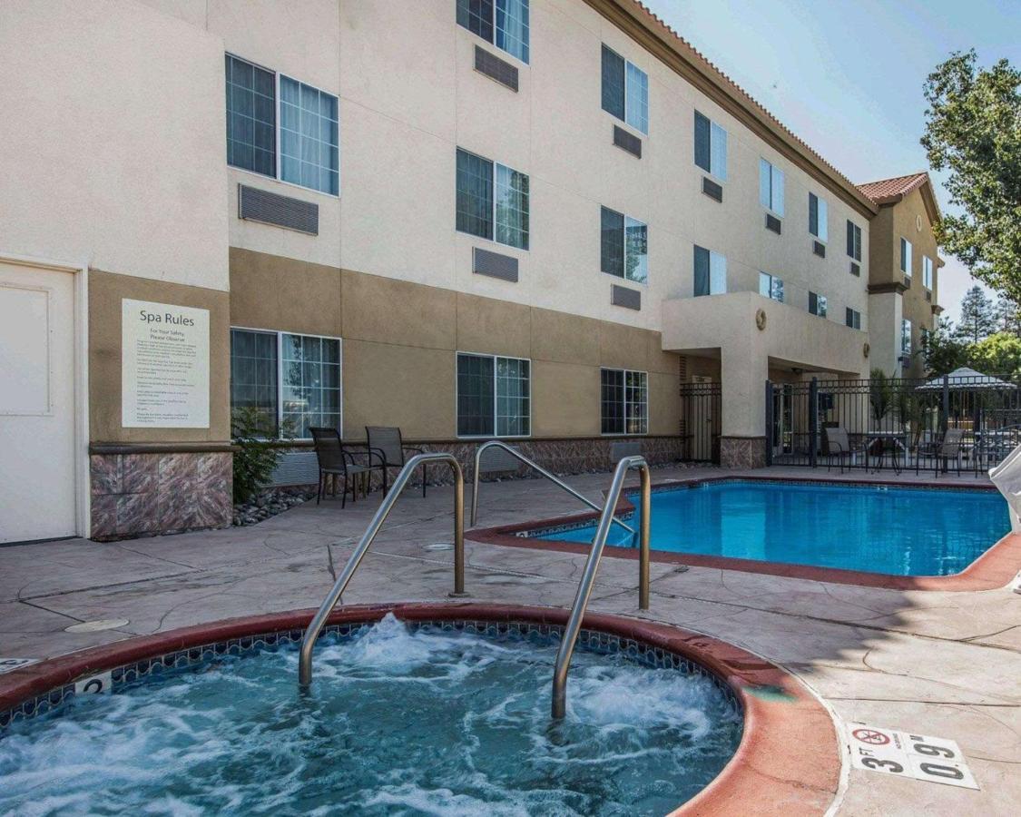 Comfort Suites Bakersfield Kültér fotó