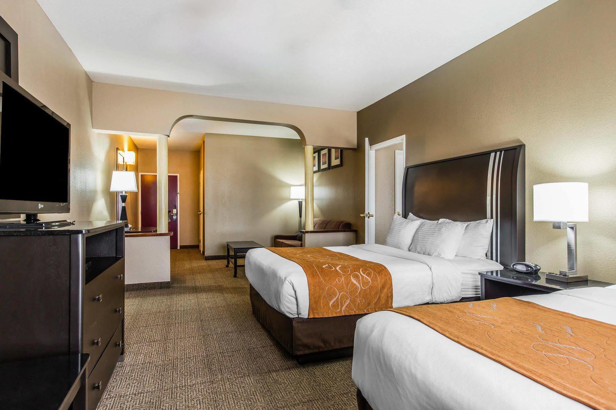 Comfort Suites Bakersfield Kültér fotó